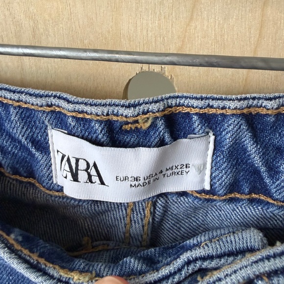 ZARA Women’s High Rise Distressed Straight-Leg Jeans Size 4 - Picture 3 of 6